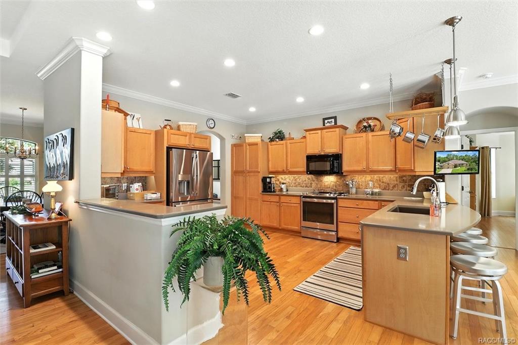 Homosassa, Florida, 34446, United States, 4 Bedrooms Bedrooms, ,4 BathroomsBathrooms,Residential,For Sale,1934205