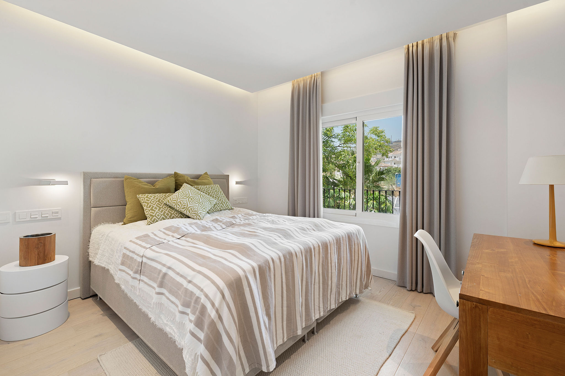  South-Facing duplex apartment with sea views in Nueva Andalucía - 物件實景