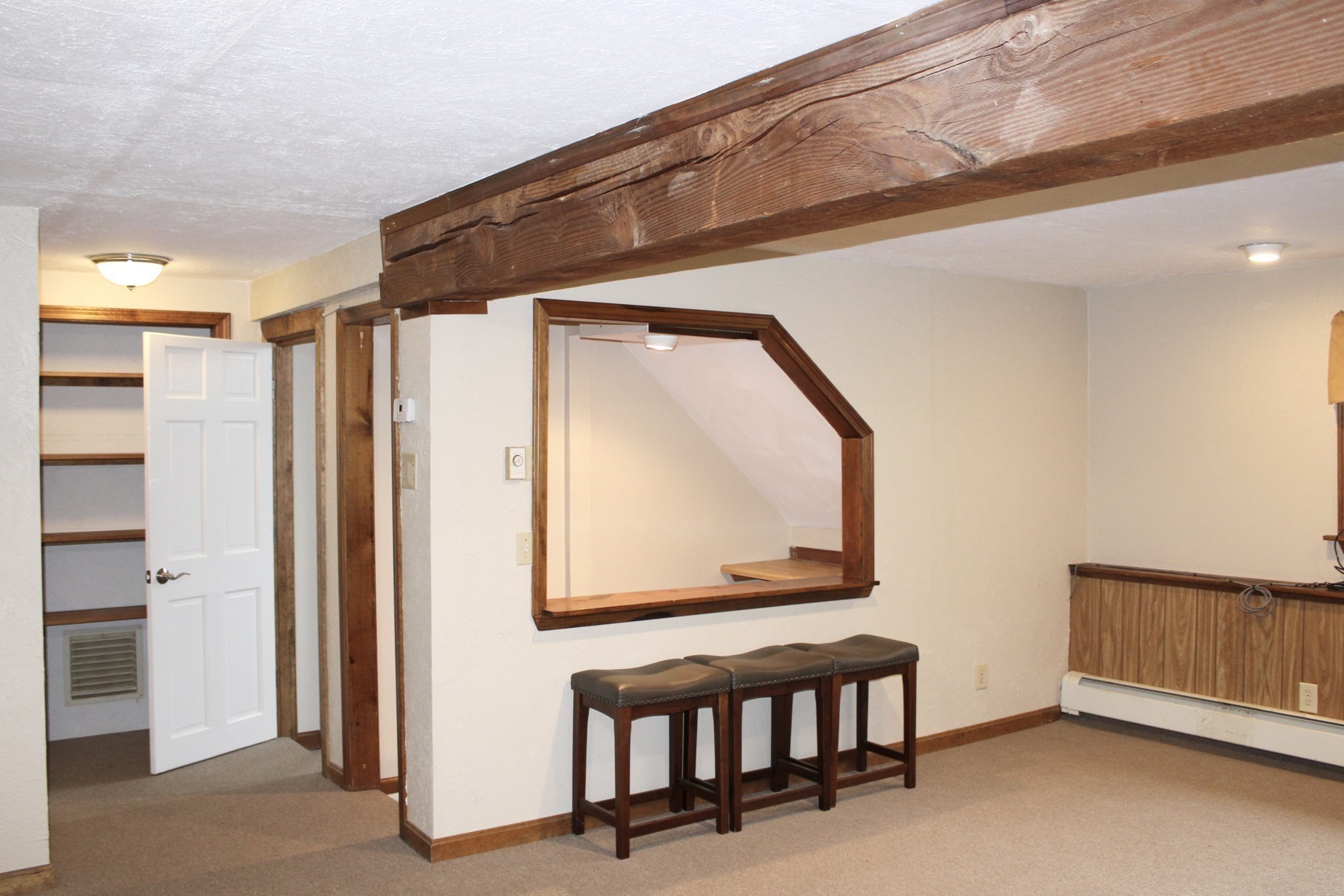 Woburn, Massachusetts, 01801, United States, 4 Bedrooms Bedrooms, ,2 BathroomsBathrooms,Residential,For Sale,1979204