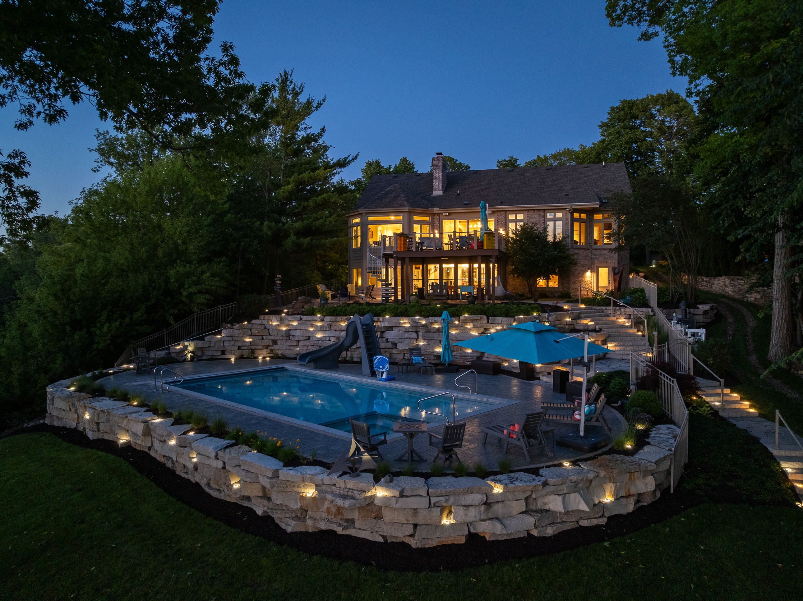  The Pinnacle of Luxury Living: 2.3-Acre Private Tichigan Lake Estate - 物件實景