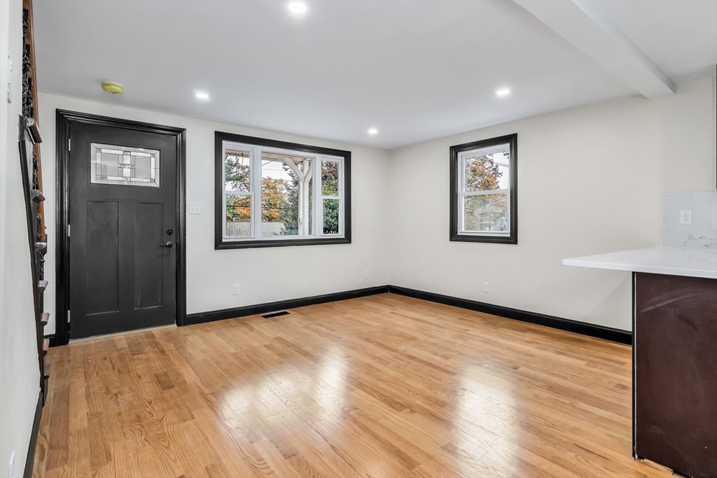 Billerica, Massachusetts, 01821, United States, 4 Bedrooms Bedrooms, ,3 BathroomsBathrooms,Residential,For Sale,1980011