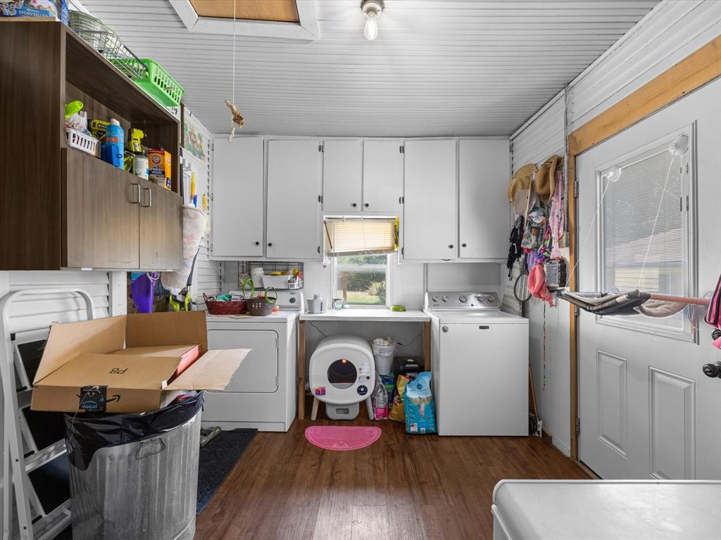 Ennis, Texas, 75119, United States, 3 Bedrooms Bedrooms, ,2 BathroomsBathrooms,Residential,For Sale,1942669