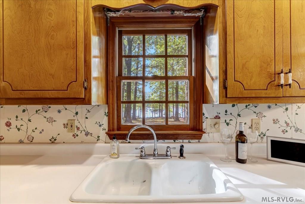 Clarksville, Virginia, 23927, United States, 3 Bedrooms Bedrooms, ,2 BathroomsBathrooms,Residential,For Sale,1805188