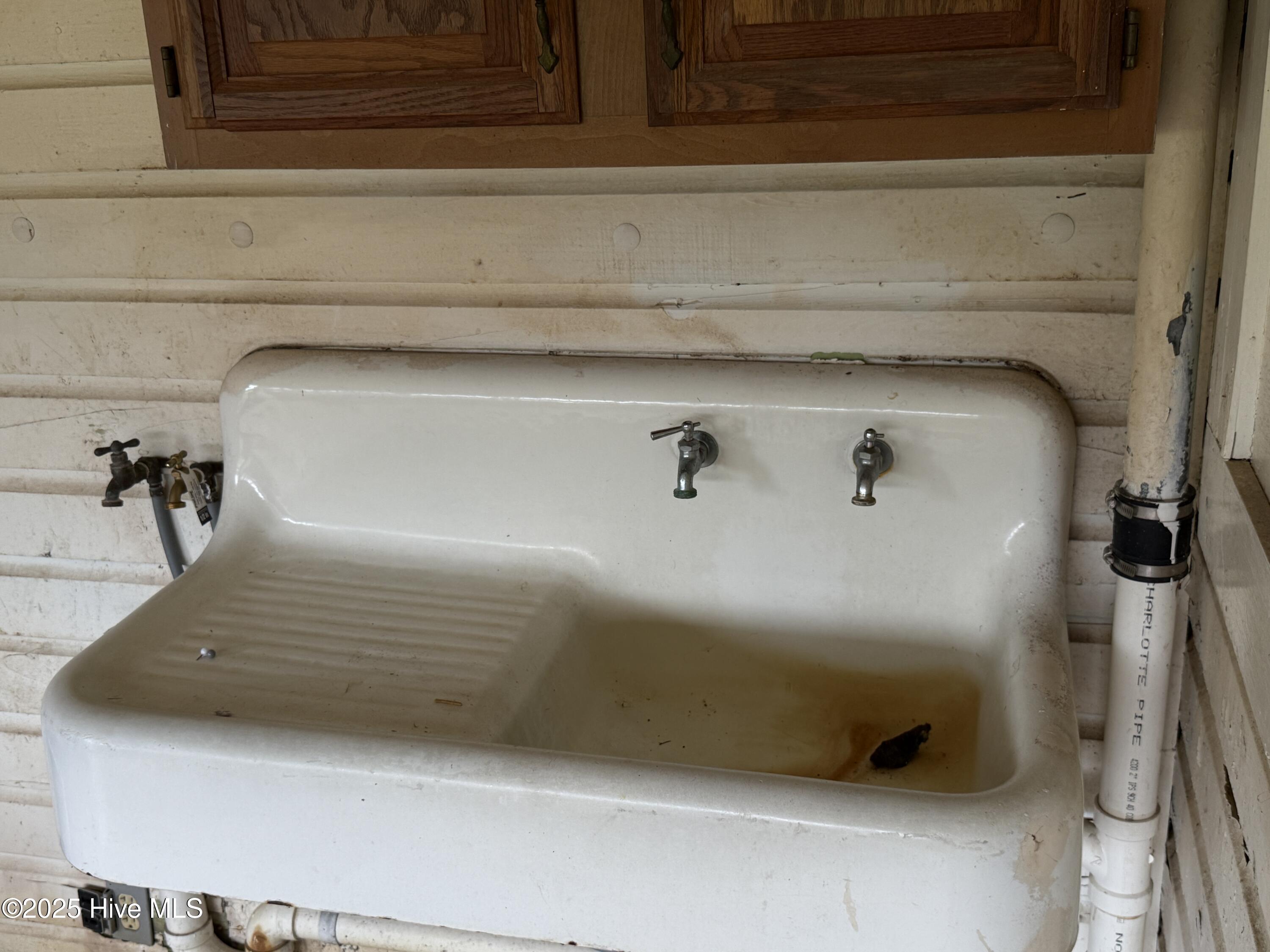 Harrells, North Carolina, 28444, United States, 4 Bedrooms Bedrooms, ,5 BathroomsBathrooms,Residential,For Sale,1955084