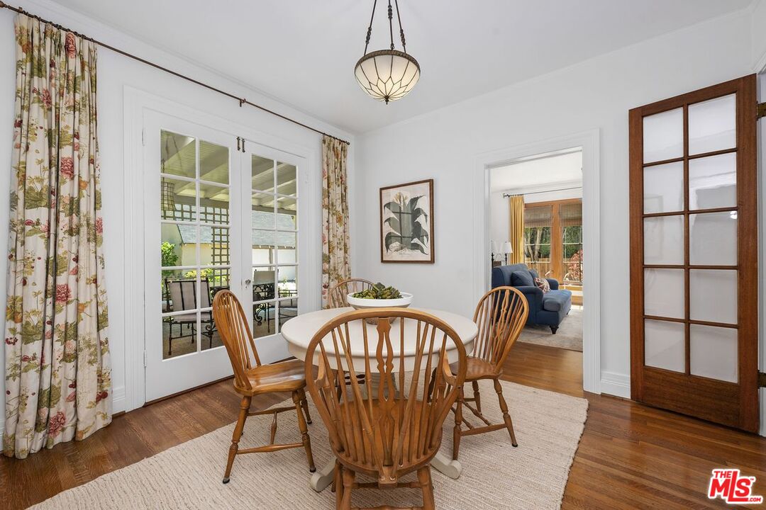 Los Angeles, California, 90004, United States, 5 Bedrooms Bedrooms, ,3 BathroomsBathrooms,Residential,For Sale,1940540