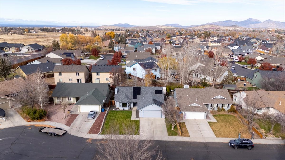 Redmond, Oregon, 97756, United States, 3 Bedrooms Bedrooms, ,2 BathroomsBathrooms,Residential,For Sale,1991530