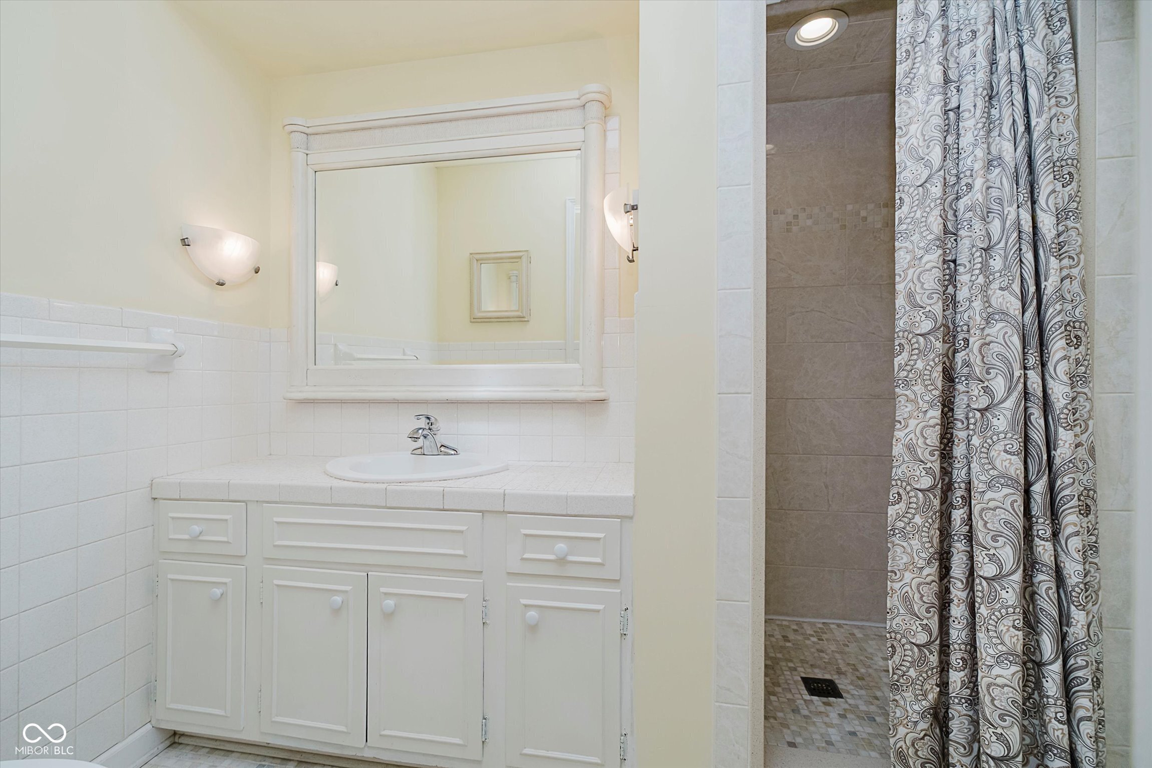 Carmel, Indiana, 46033, United States, 4 Bedrooms Bedrooms, ,3 BathroomsBathrooms,Residential,For Sale,1976182