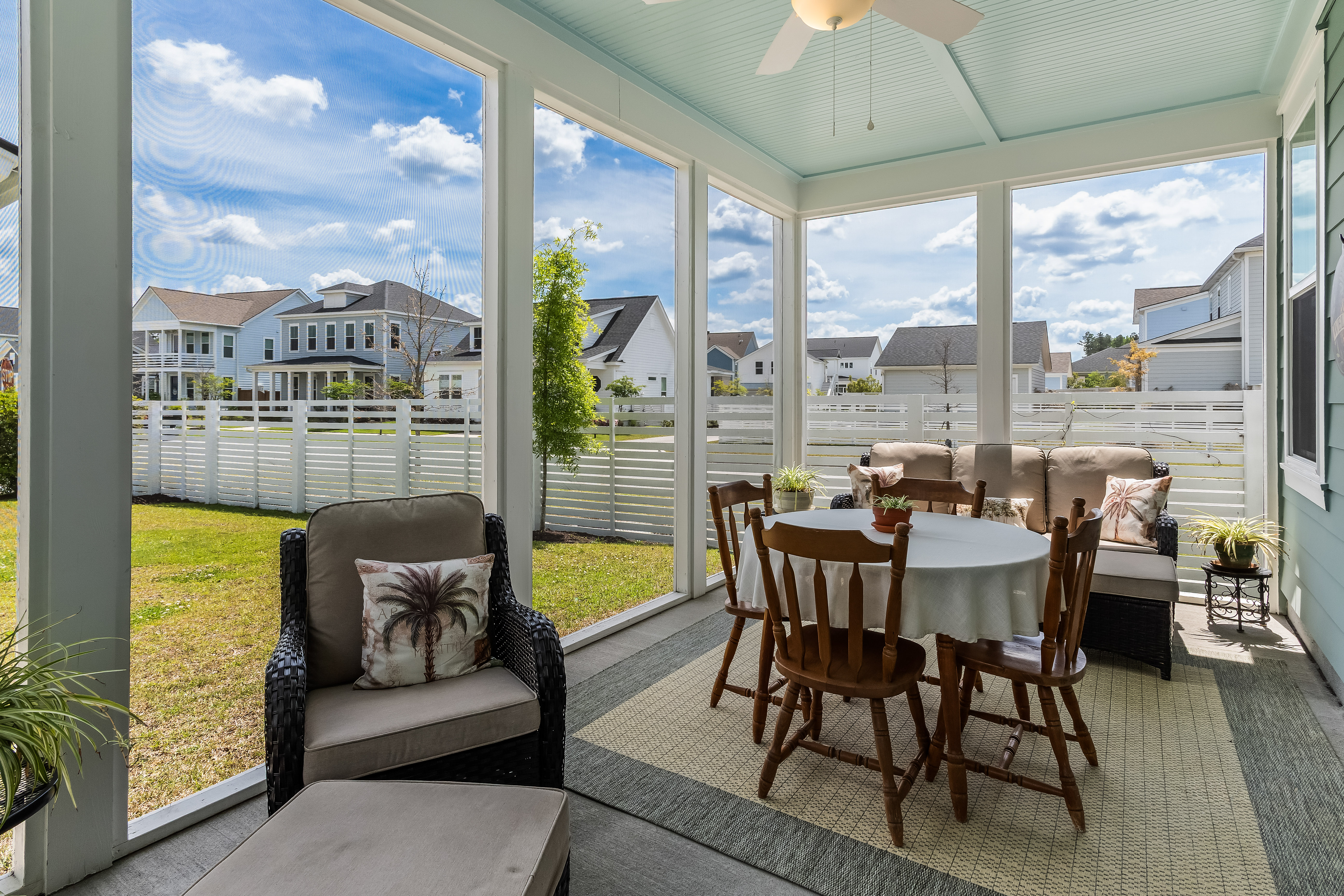  216 Symphony Avenue - 物件實景