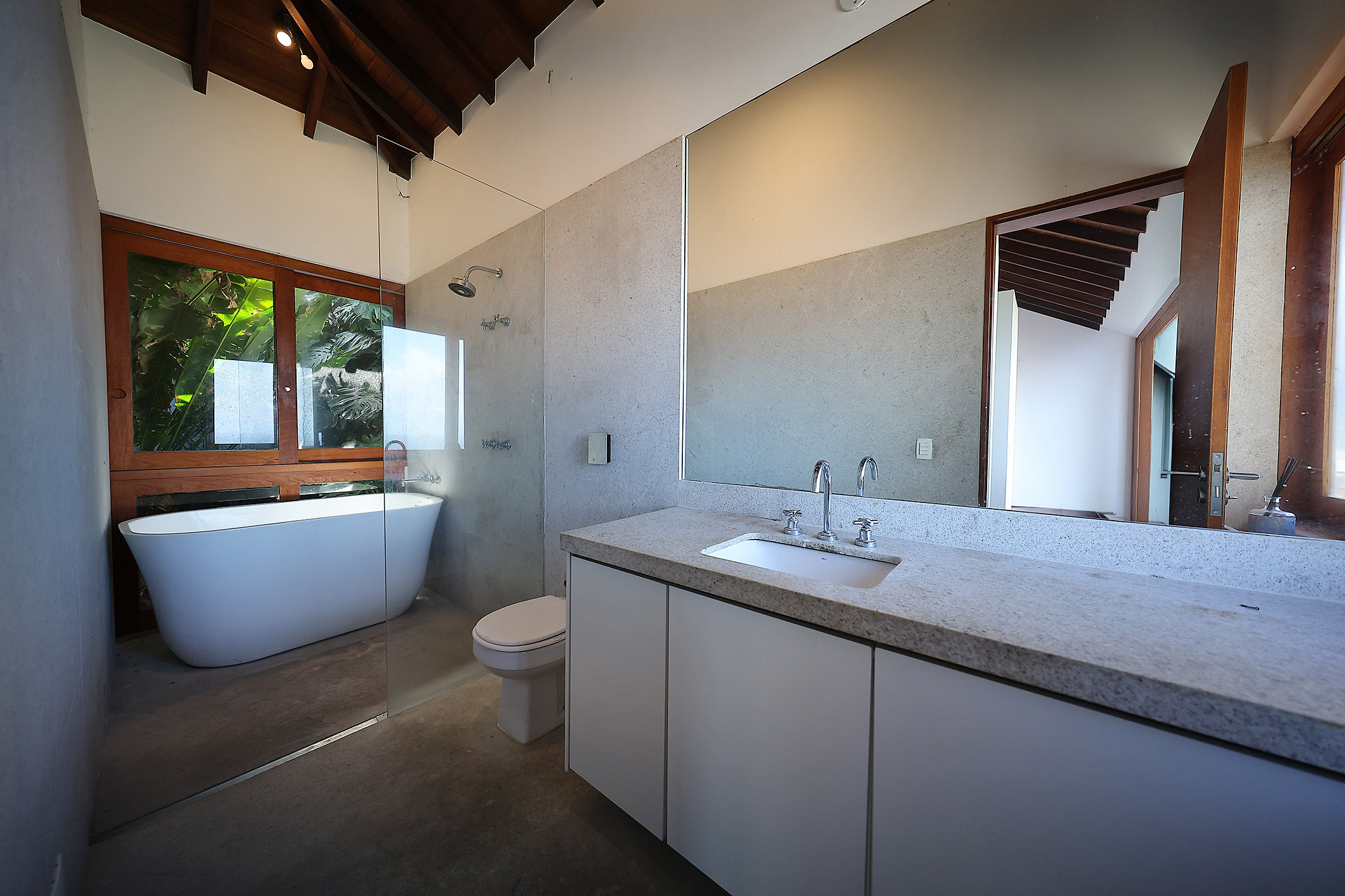  Exclusive Gated Community, Ocean Views, and a Prime Location - 物件實景