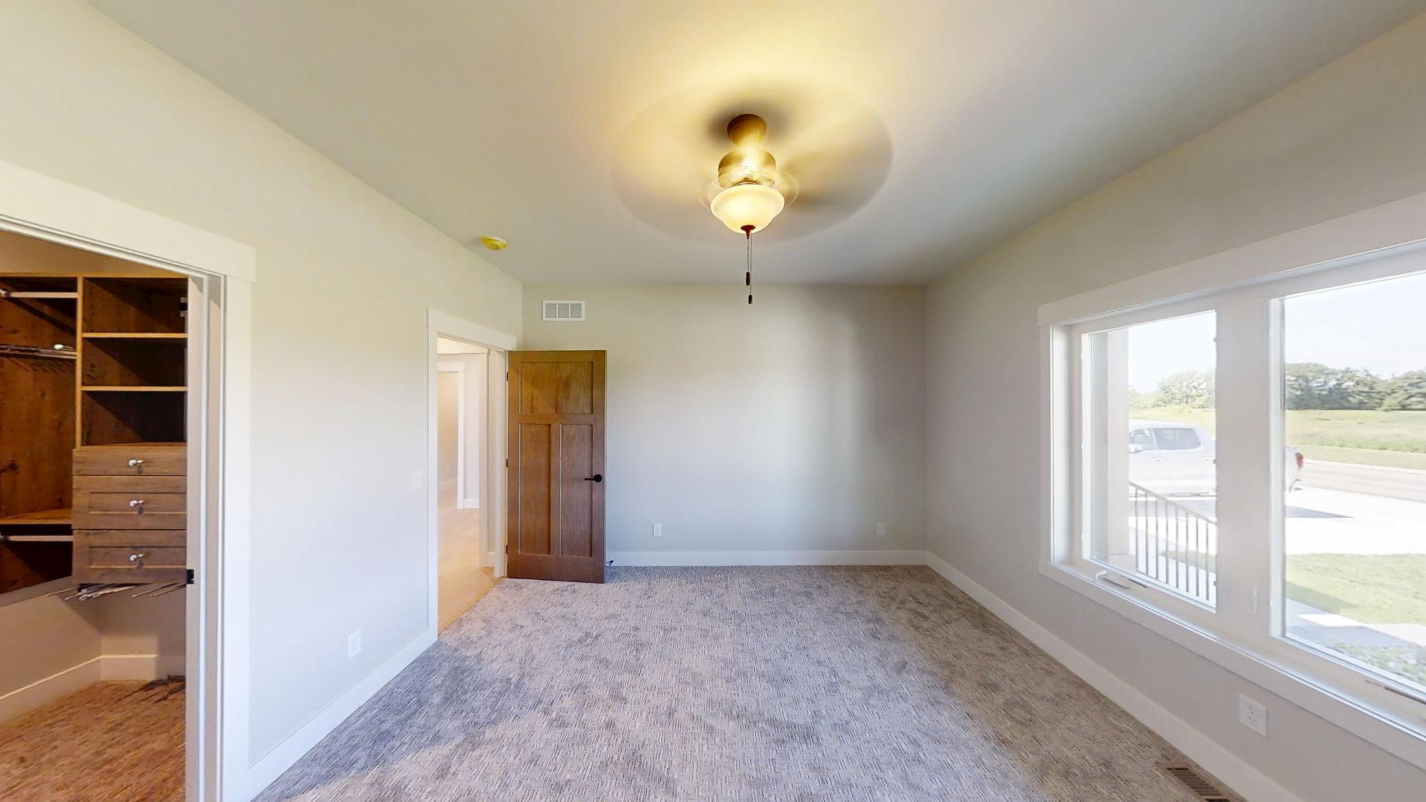 Albert Lea, Minnesota, 56007, United States, 4 Bedrooms Bedrooms, ,2 BathroomsBathrooms,Residential,For Sale,1981027