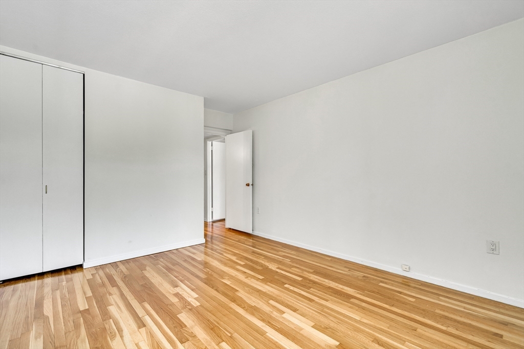 Watertown, Massachusetts, 02472, United States, 2 Bedrooms Bedrooms, ,1 BathroomBathrooms,Residential,For Sale,1865880