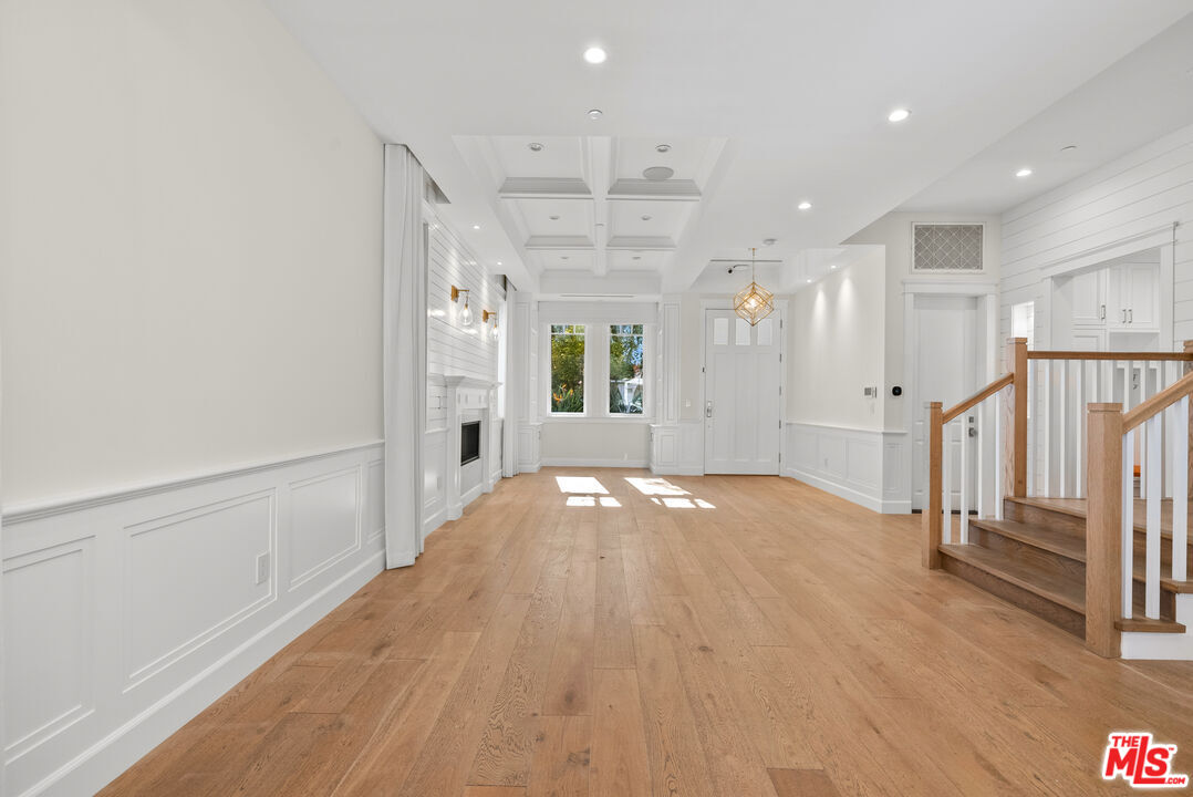 Valley Village, California, 91607, United States, 7 Bedrooms Bedrooms, ,8 BathroomsBathrooms,Residential,For Sale,1997303