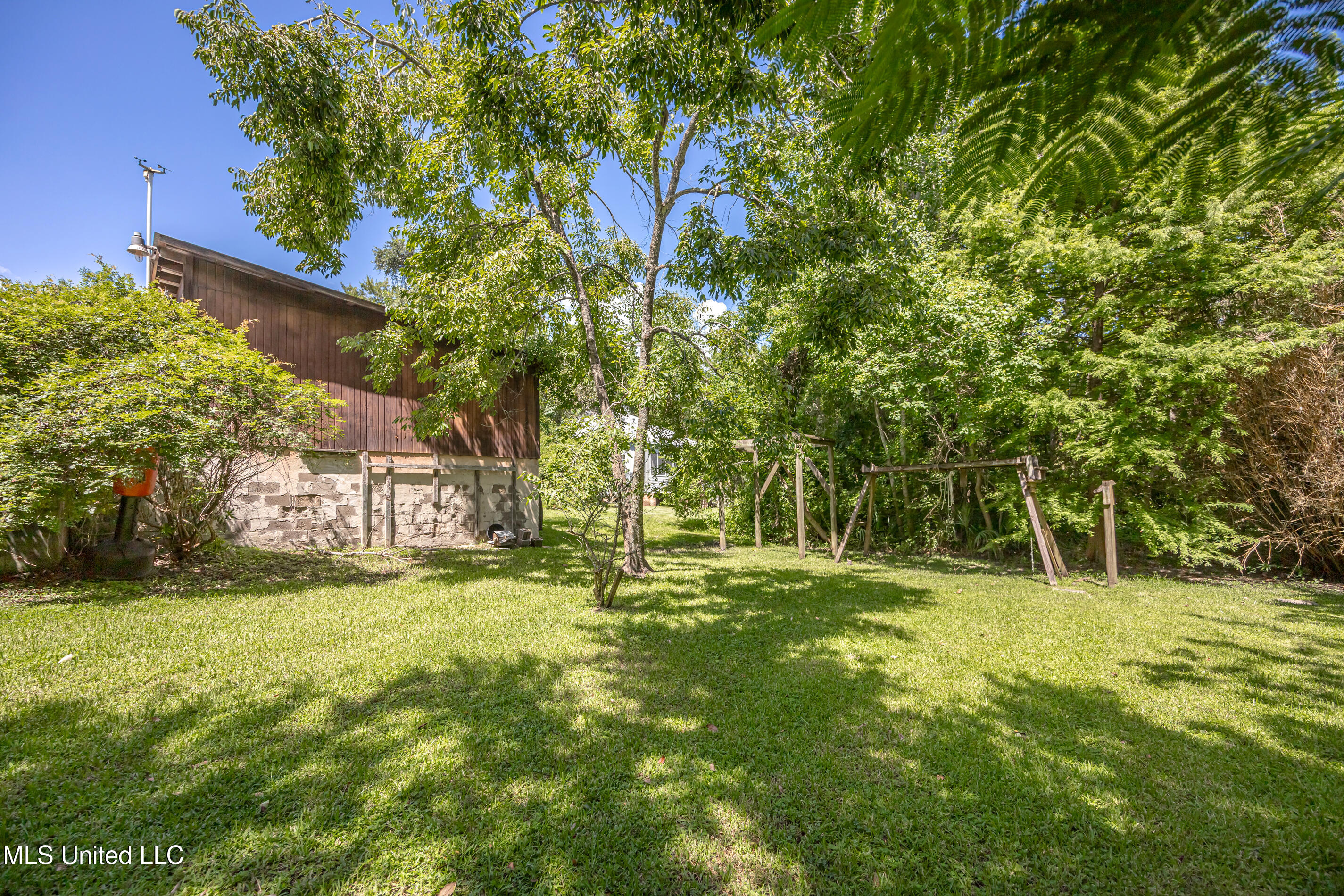 Ocean Springs, Mississippi, 39564, United States, 3 Bedrooms Bedrooms, ,3 BathroomsBathrooms,Residential,For Sale,1903607