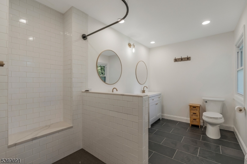 Bethlehem Twp., New Jersey, 08802, United States, 3 Bedrooms Bedrooms, ,2 BathroomsBathrooms,Residential,For Sale,1949584