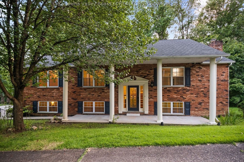 Breezy Pl, Elkview, WV 25071