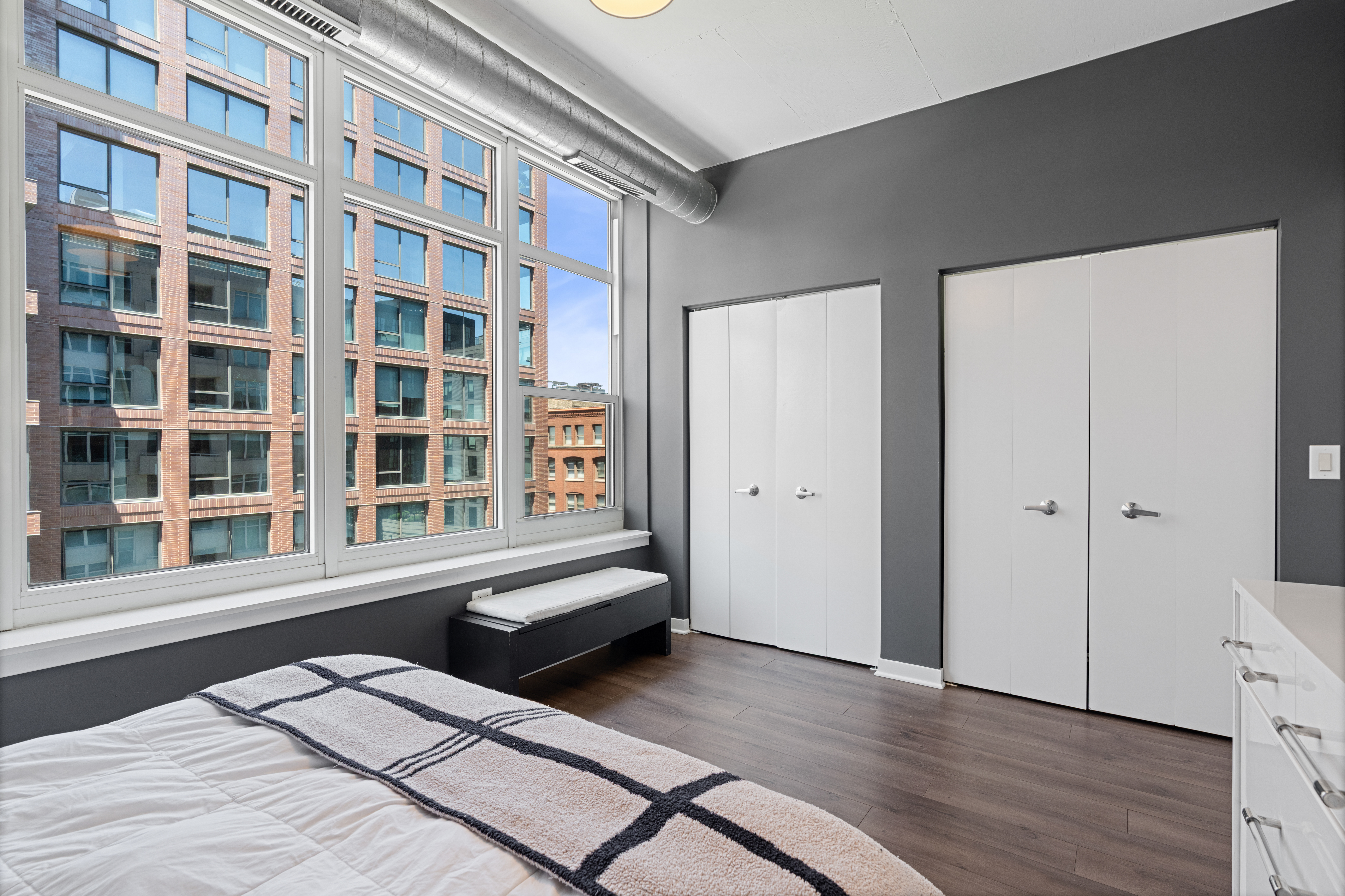  Spacious and Bright One Bedroom Condo in Perfect West Loop Location - 物件實景