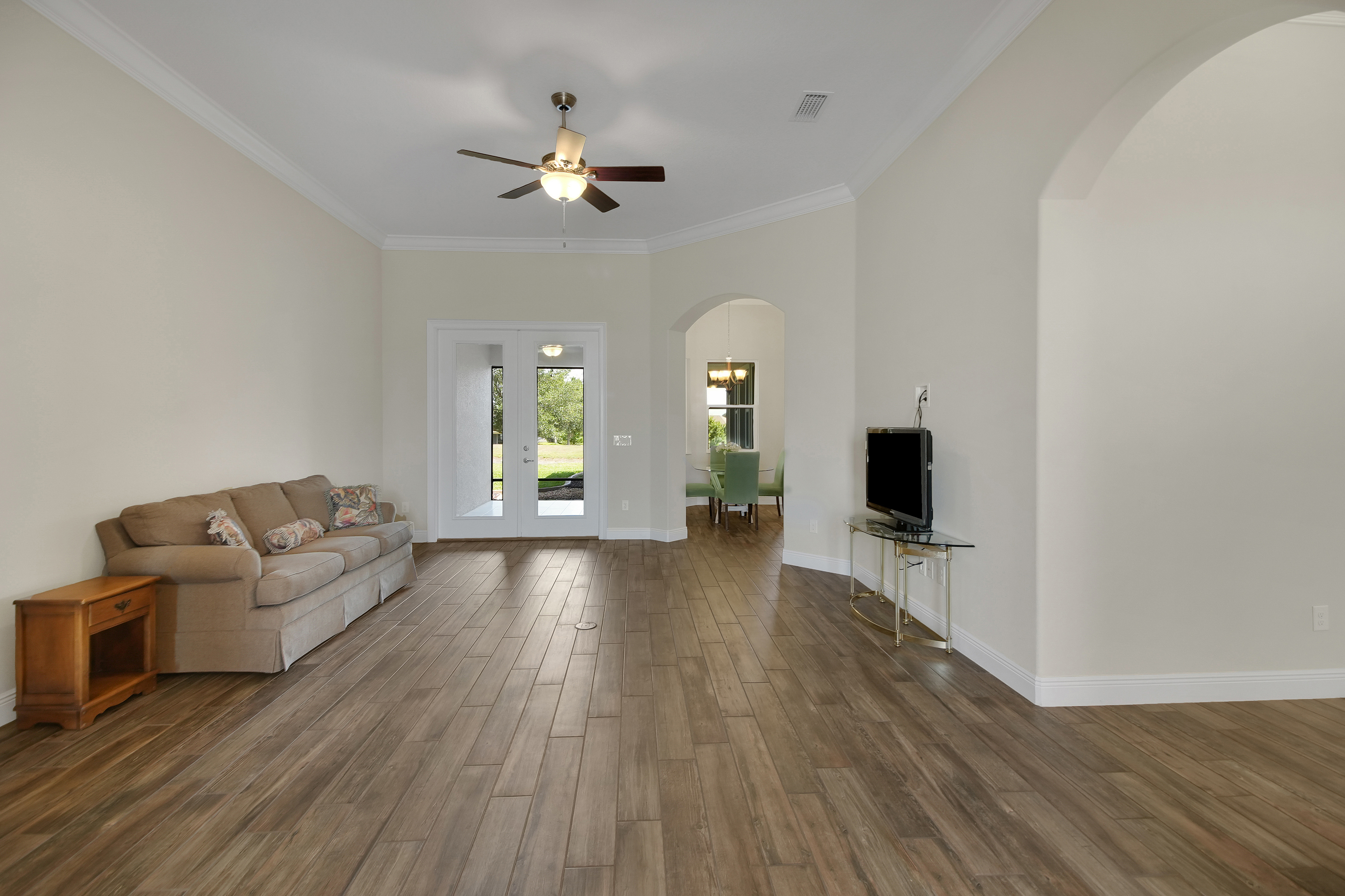 Lady Lake, Florida, 32159, United States, 4 Bedrooms Bedrooms, ,3 BathroomsBathrooms,Residential,For Sale,2001530