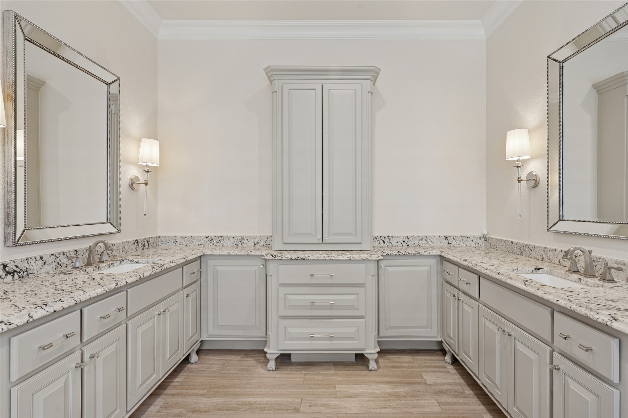 Benbrook, Texas, 76126, United States, 4 Bedrooms Bedrooms, ,5 BathroomsBathrooms,Residential,For Sale,1958044