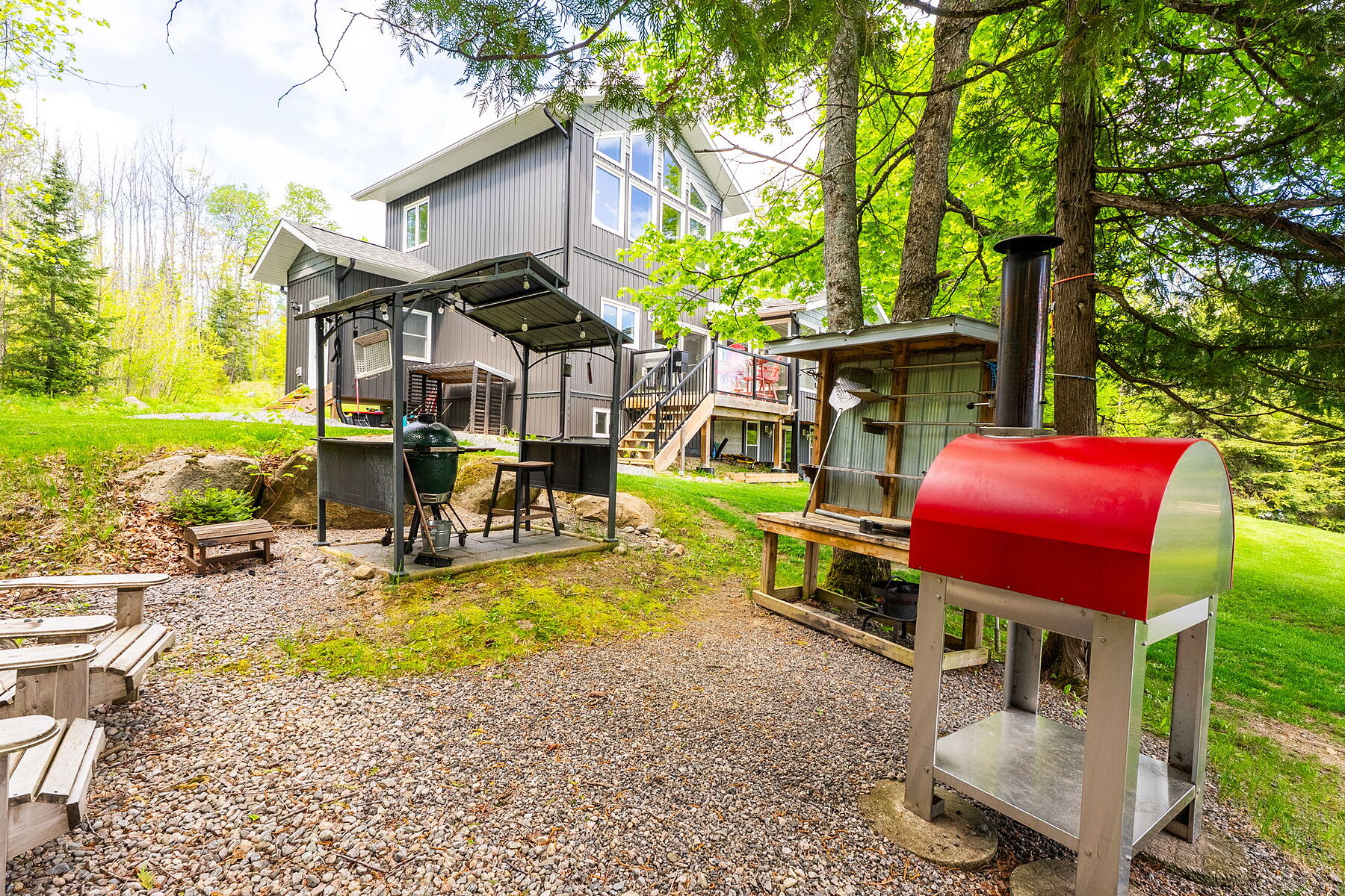  Family Home on Lake Cecebe - 物件實景