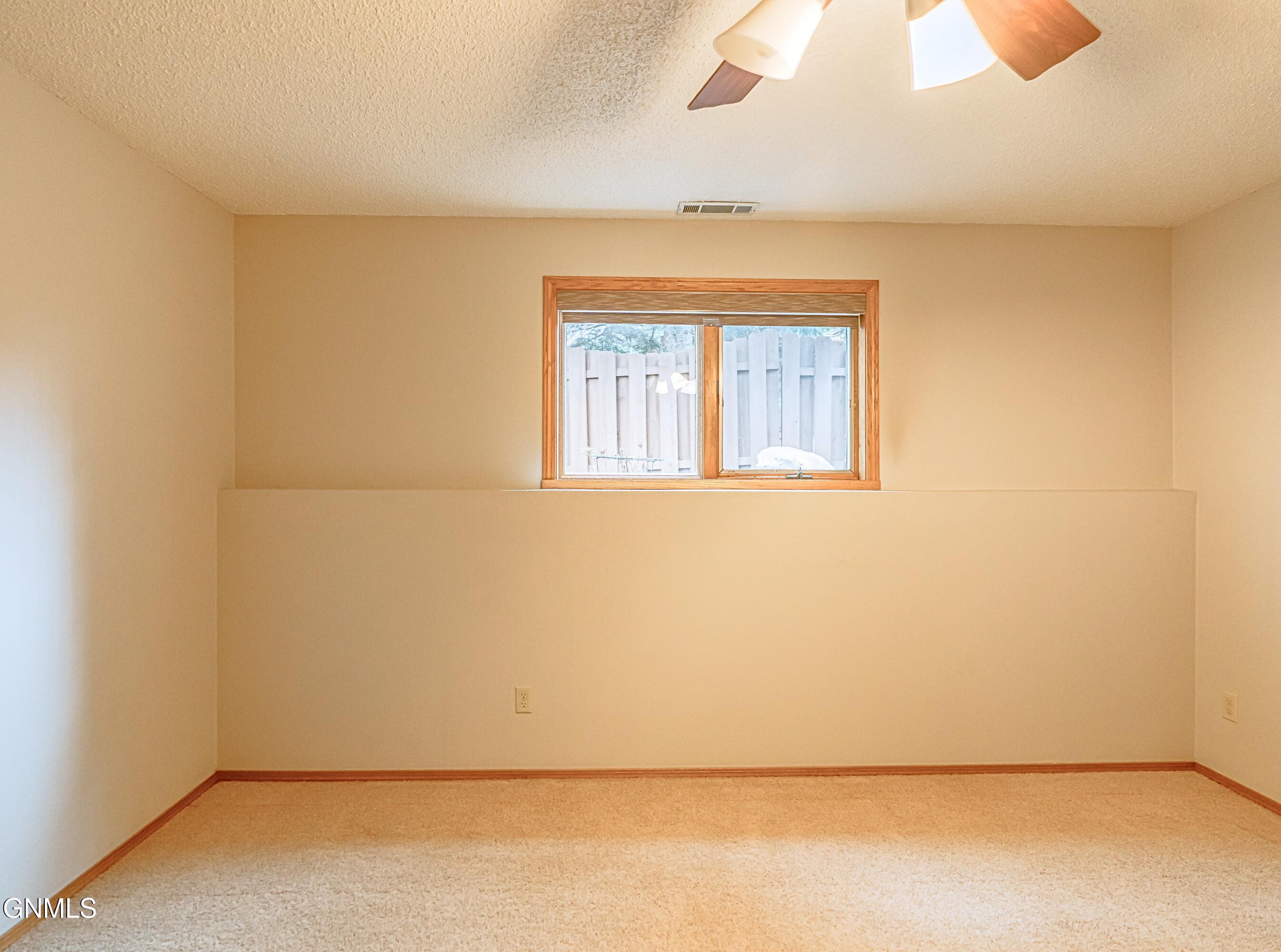 Bismarck, North Dakota, 58503, United States, 3 Bedrooms Bedrooms, ,3 BathroomsBathrooms,Residential,For Sale,1937485