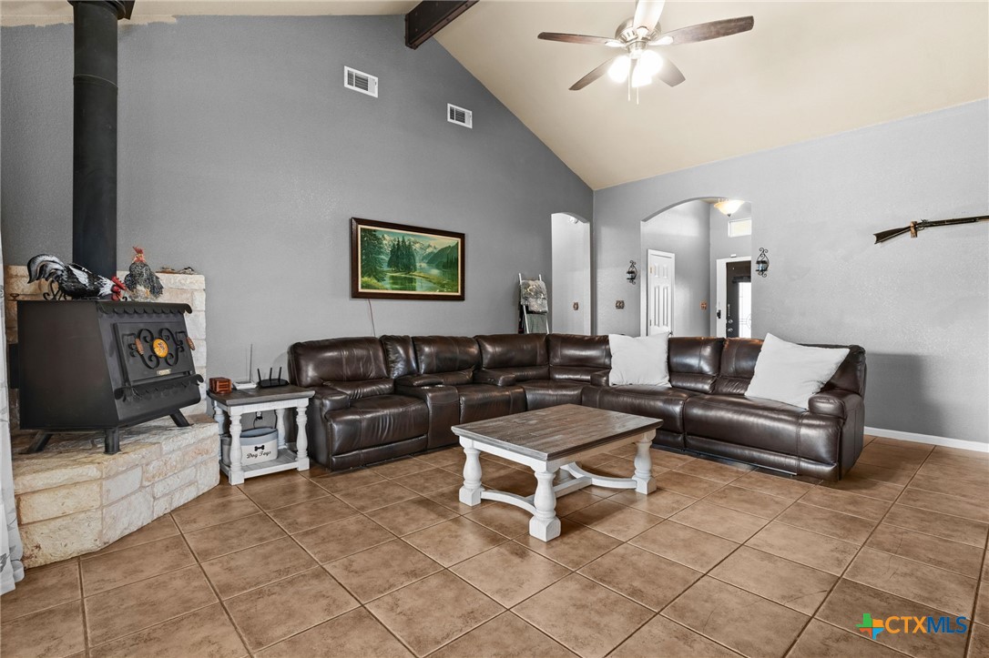Gatesville, Texas, 76528, United States, 4 Bedrooms Bedrooms, ,2 BathroomsBathrooms,Residential,For Sale,1889930