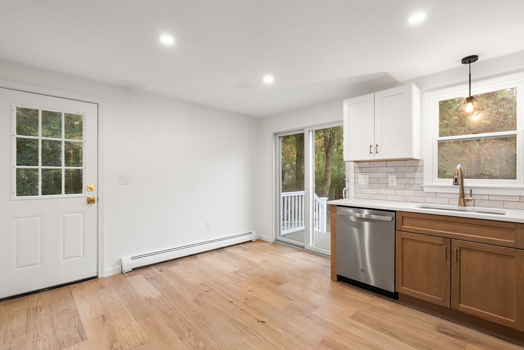 Mashpee, Massachusetts, 02649, United States, 3 Bedrooms Bedrooms, ,2 BathroomsBathrooms,Residential,For Sale,1963928