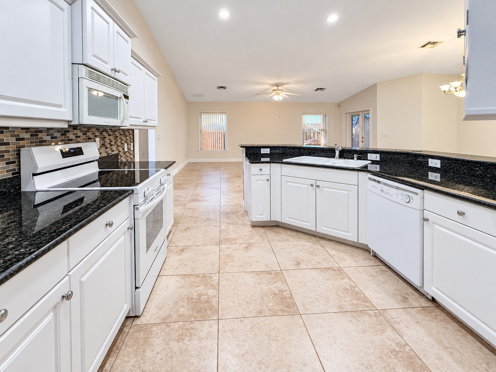  446 NE Vanda Terrado, Jensen Beach, FL, 34957 - 物件實景