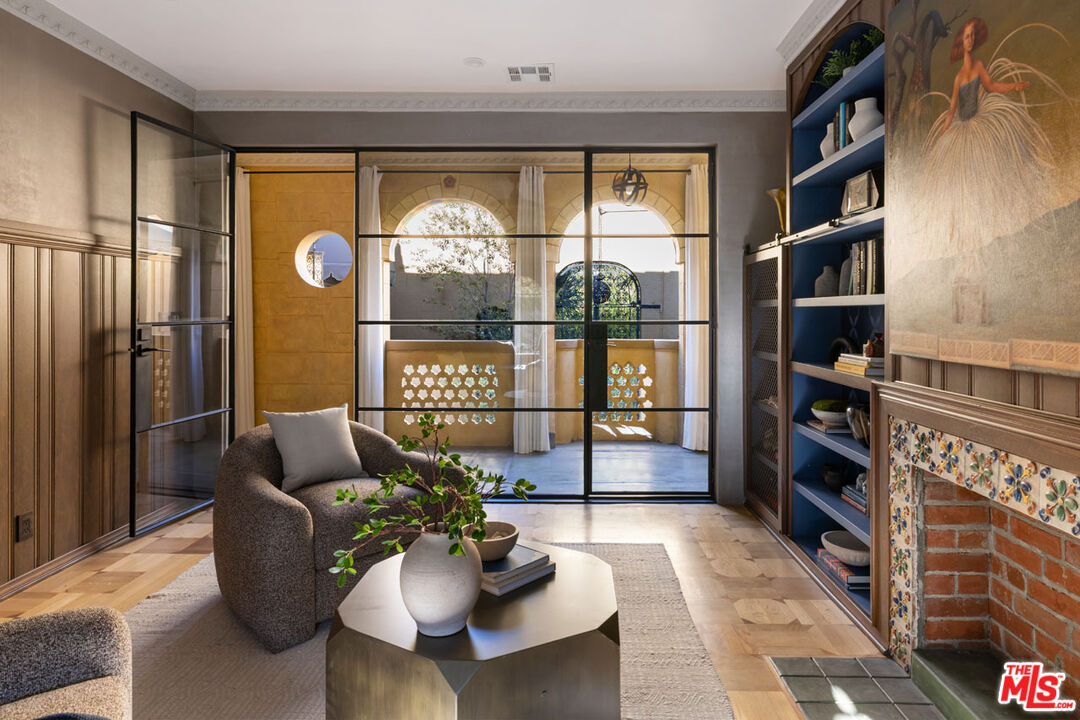 Los Angeles, California, 90065, United States, 5 Bedrooms Bedrooms, ,5 BathroomsBathrooms,Residential,For Sale,1987720