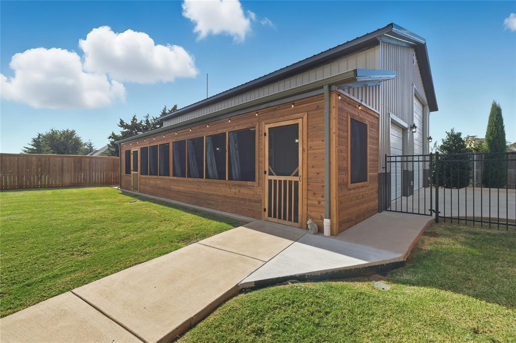 Mustang, Oklahoma, 73064, United States, 4 Bedrooms Bedrooms, ,4 BathroomsBathrooms,Residential,For Sale,1966333