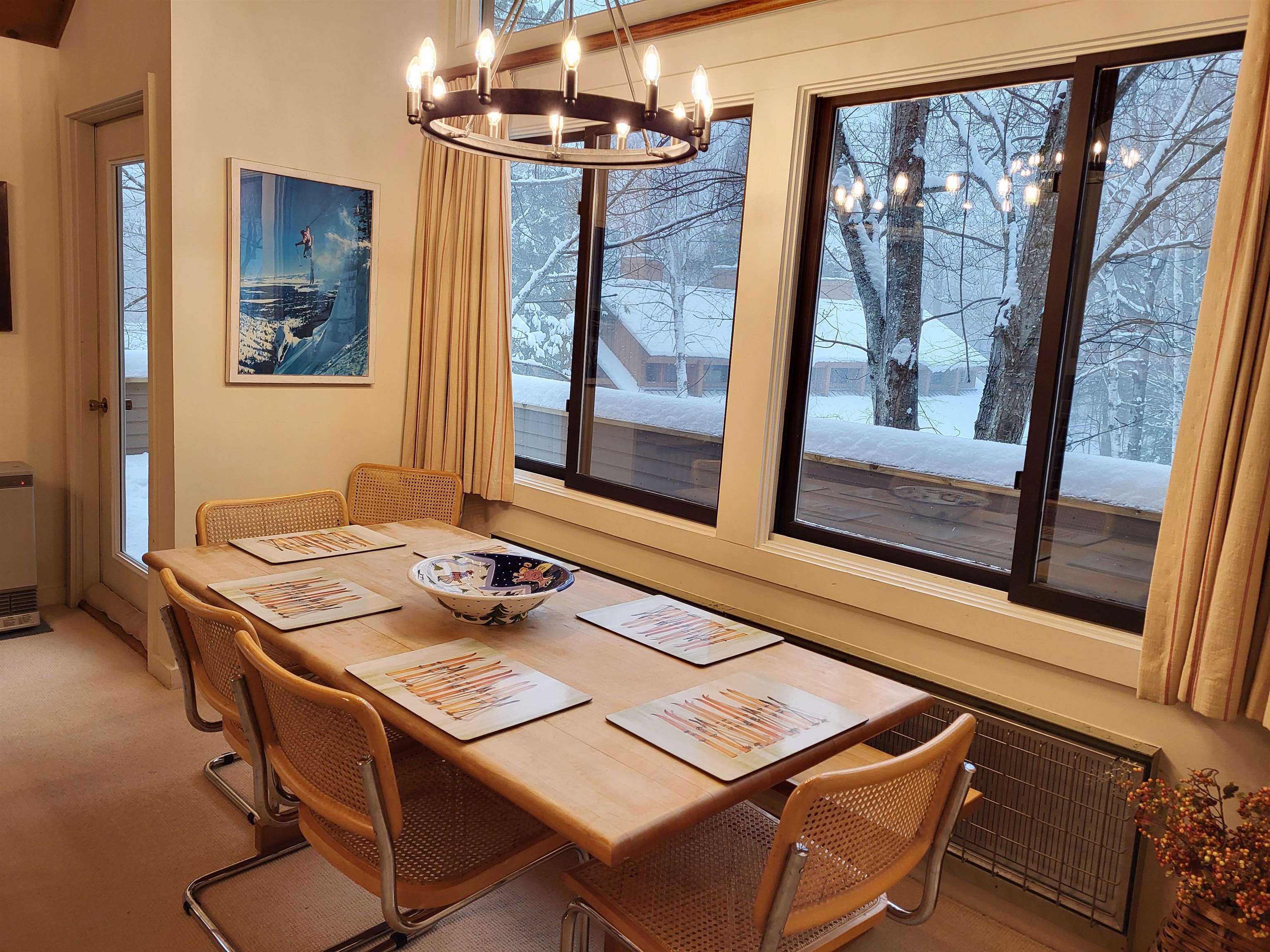 Lincoln, New Hampshire, 03251, United States, 5 Bedrooms Bedrooms, ,2 BathroomsBathrooms,Residential,For Sale,2003487