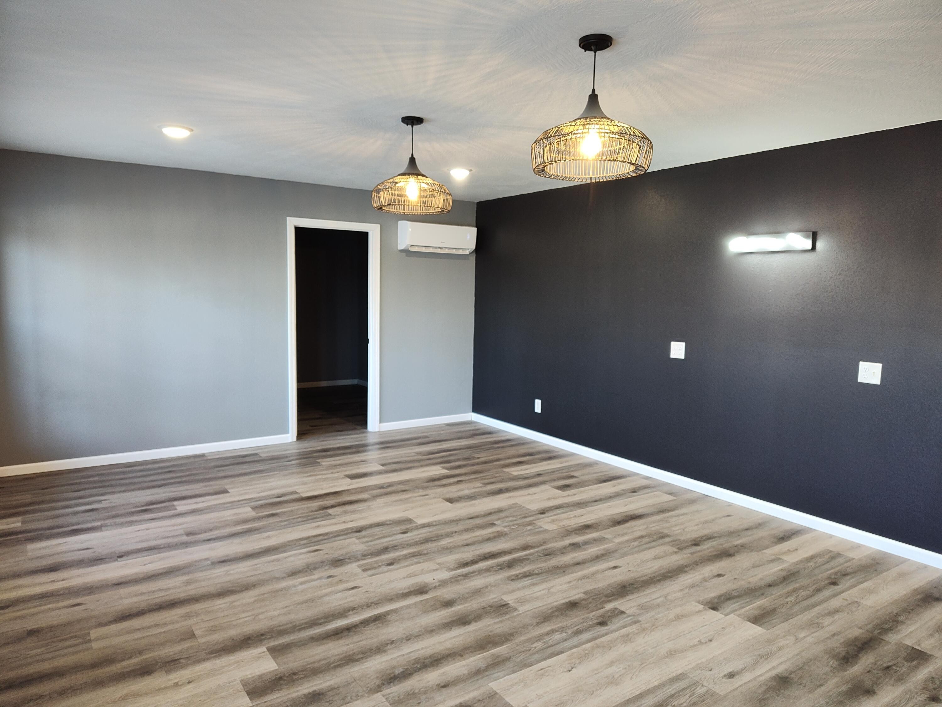 Bolivar, Missouri, 65613, United States, 2 Bedrooms Bedrooms, ,3 BathroomsBathrooms,Residential,For Sale,1975211