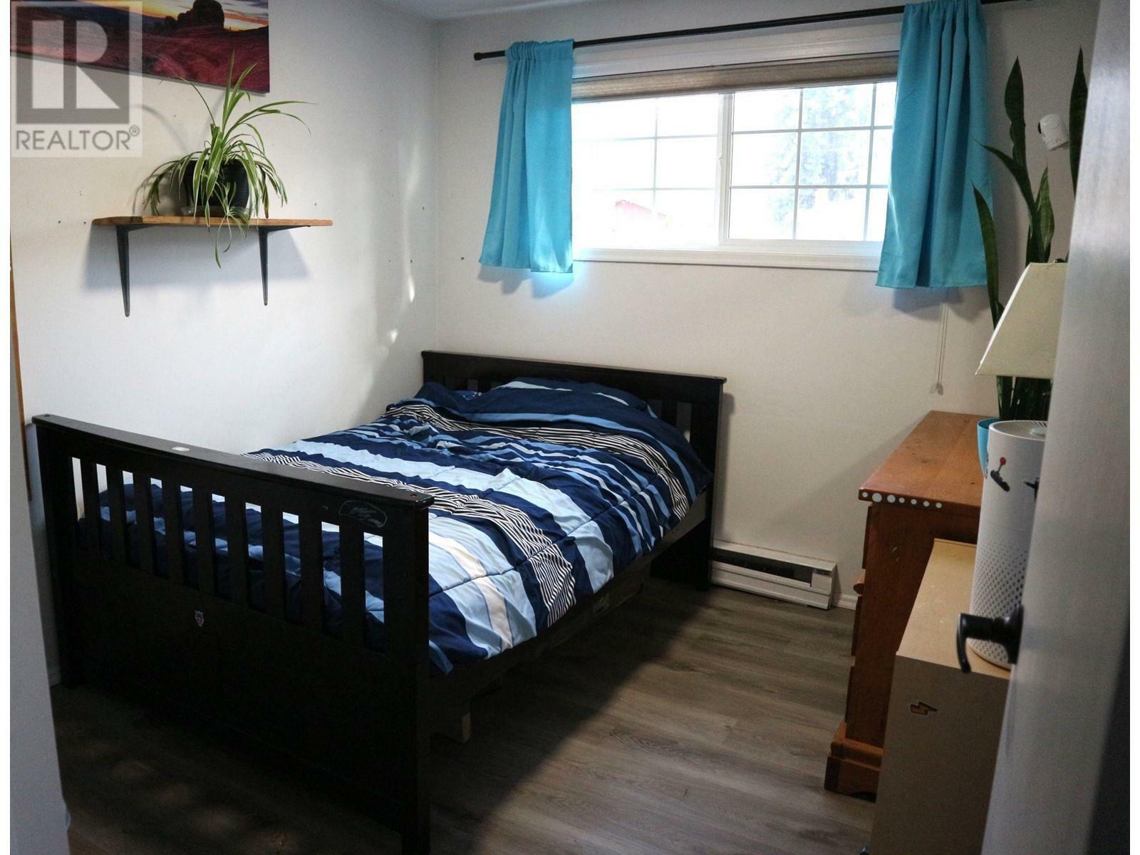 SICAMOUS, British Columbia, V0E 2V1, CA, 5 Bedrooms Bedrooms, ,2 BathroomsBathrooms,Residential,For Sale,1838674