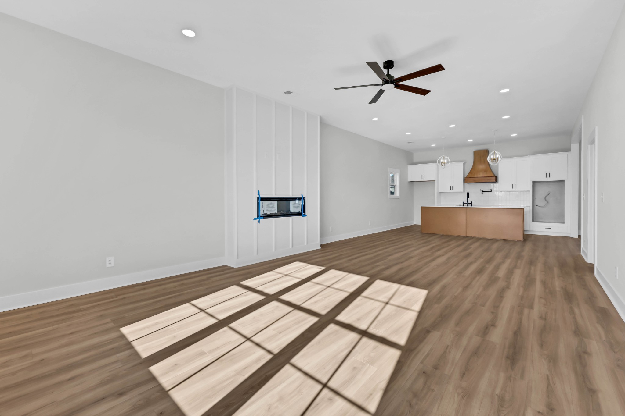 Clarksville, Tennessee, 37043, United States, 4 Bedrooms Bedrooms, ,4 BathroomsBathrooms,Residential,For Sale,2005761