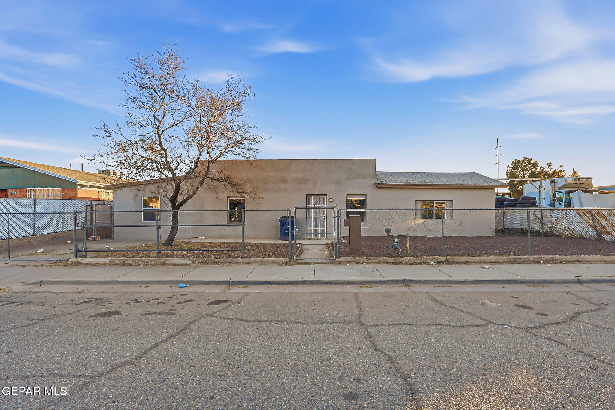 Esteban Ln, El Paso, TX 79905