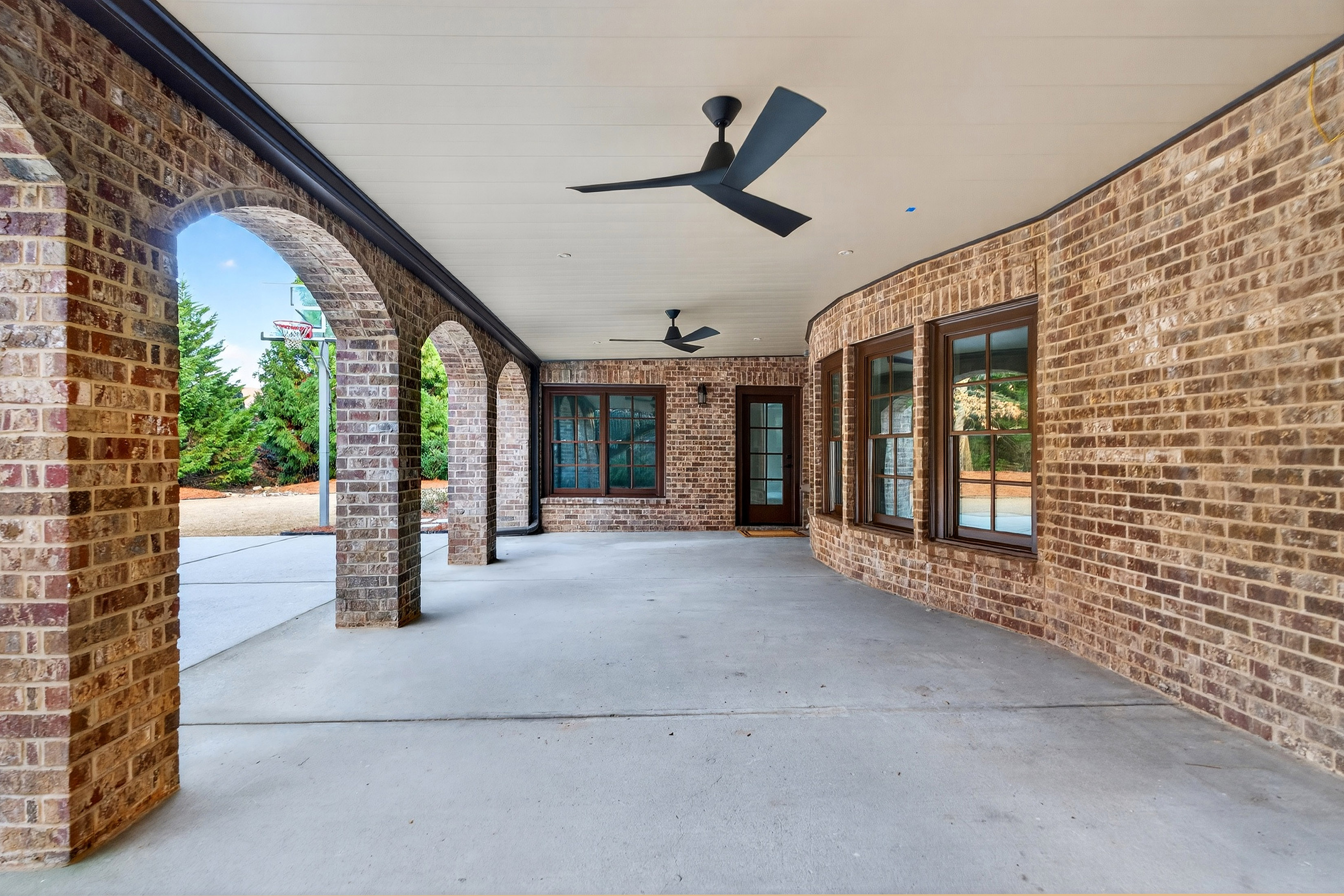  Elegant Home Offering Luxury, Functionality, and Privacy - 物件實景
