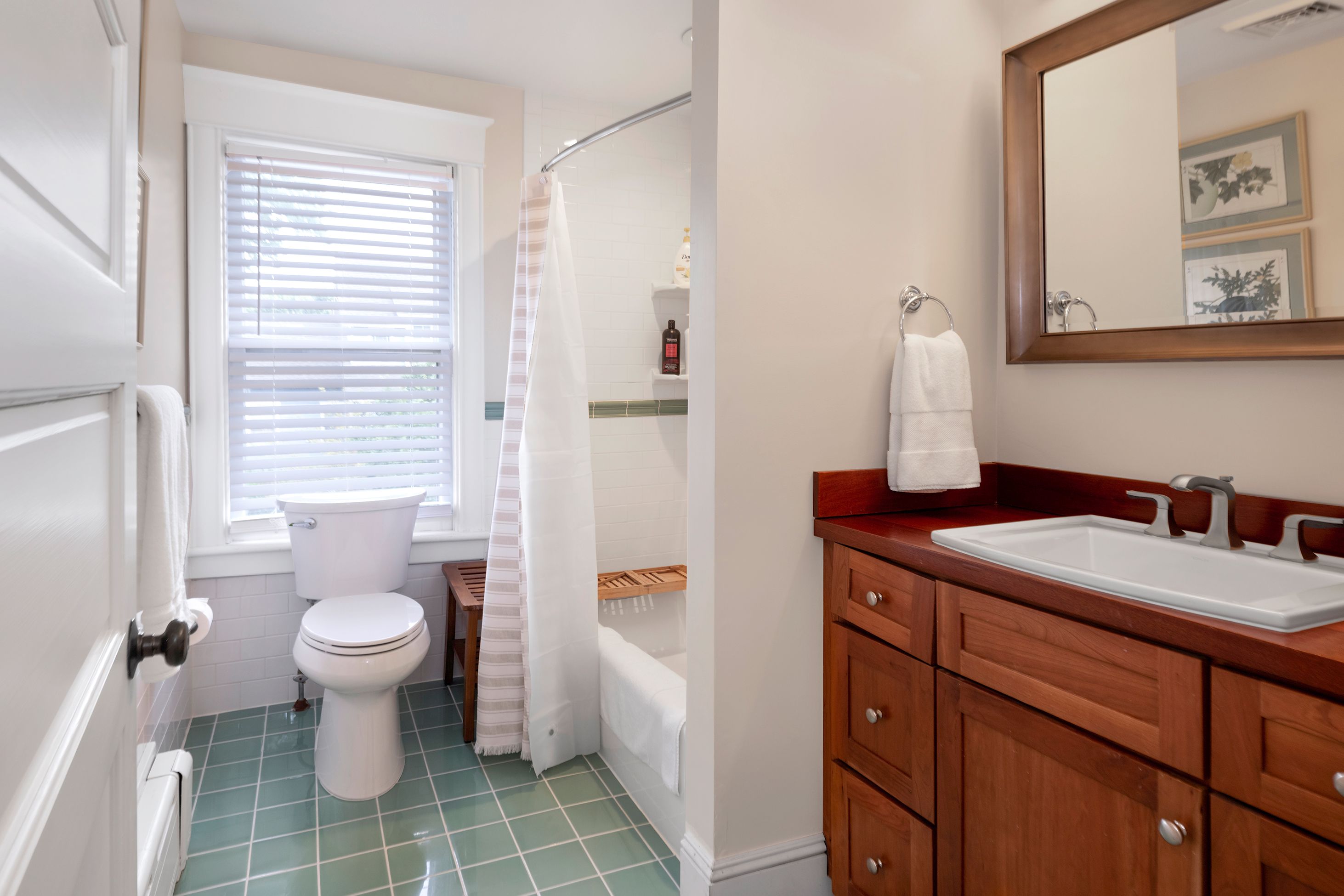  Classic Hopewell Borough Home with Wraparound Porch on Coveted Prospect Street - 物件實景