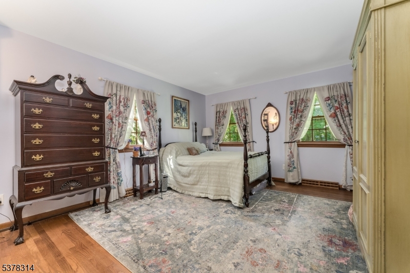 Raritan Twp., New Jersey, 08822, United States, 3 Bedrooms Bedrooms, ,2 BathroomsBathrooms,Residential,For Sale,1917160