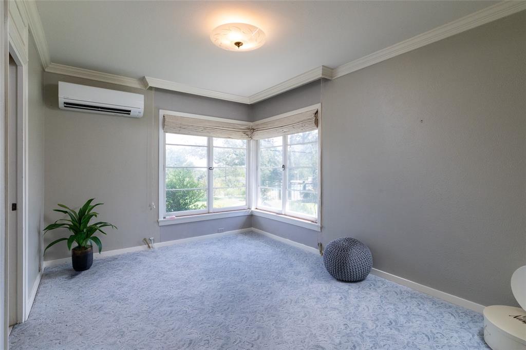 Weatherford, Texas, 76086, United States, 3 Bedrooms Bedrooms, ,4 BathroomsBathrooms,Residential,For Sale,1974864