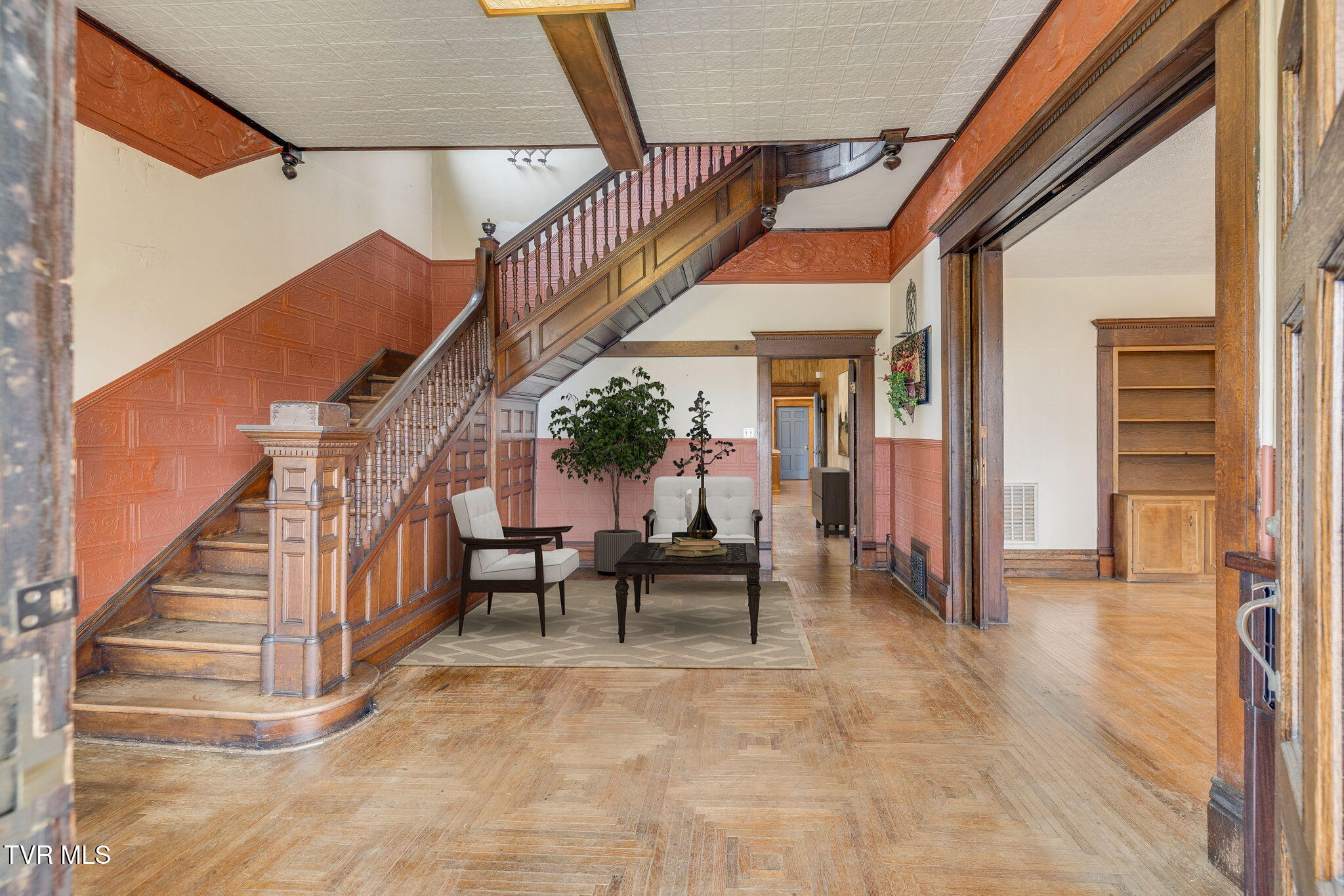 Bristol, Tennessee, 37620, United States, 4 Bedrooms Bedrooms, ,5 BathroomsBathrooms,Residential,For Sale,2005262