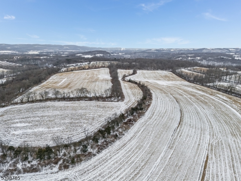 Columbia, New Jersey, 07832, United States, 3 Bedrooms Bedrooms, ,1 BathroomBathrooms,Residential,For Sale,2006110