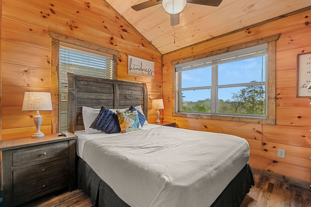 Sevierville, Tennessee, 37876, United States, 3 Bedrooms Bedrooms, ,4 BathroomsBathrooms,Residential,For Sale,1936996