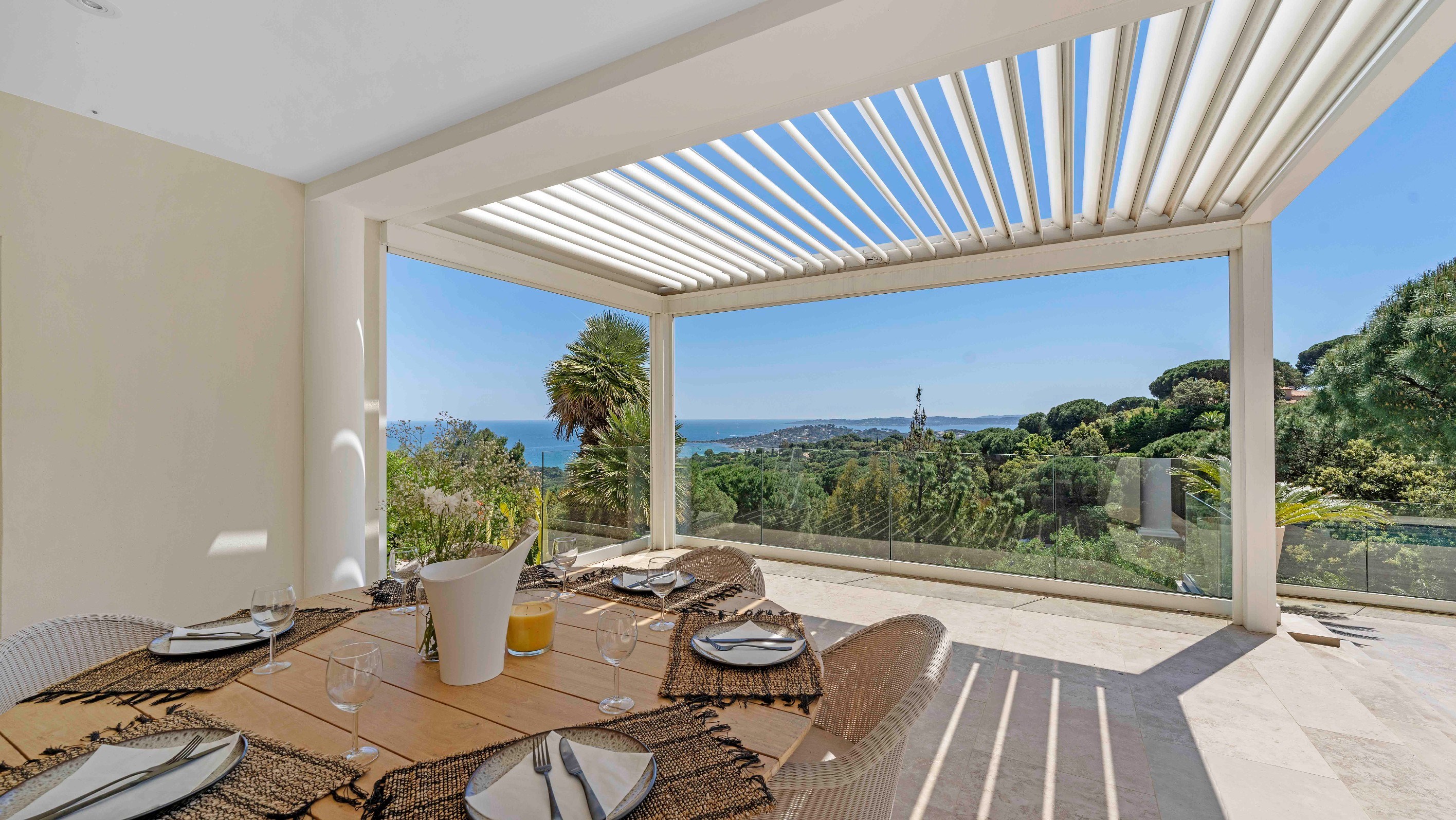  Sole Agent : Contemporary villa with sea view, close to La Nartelle Beach - 物件實景