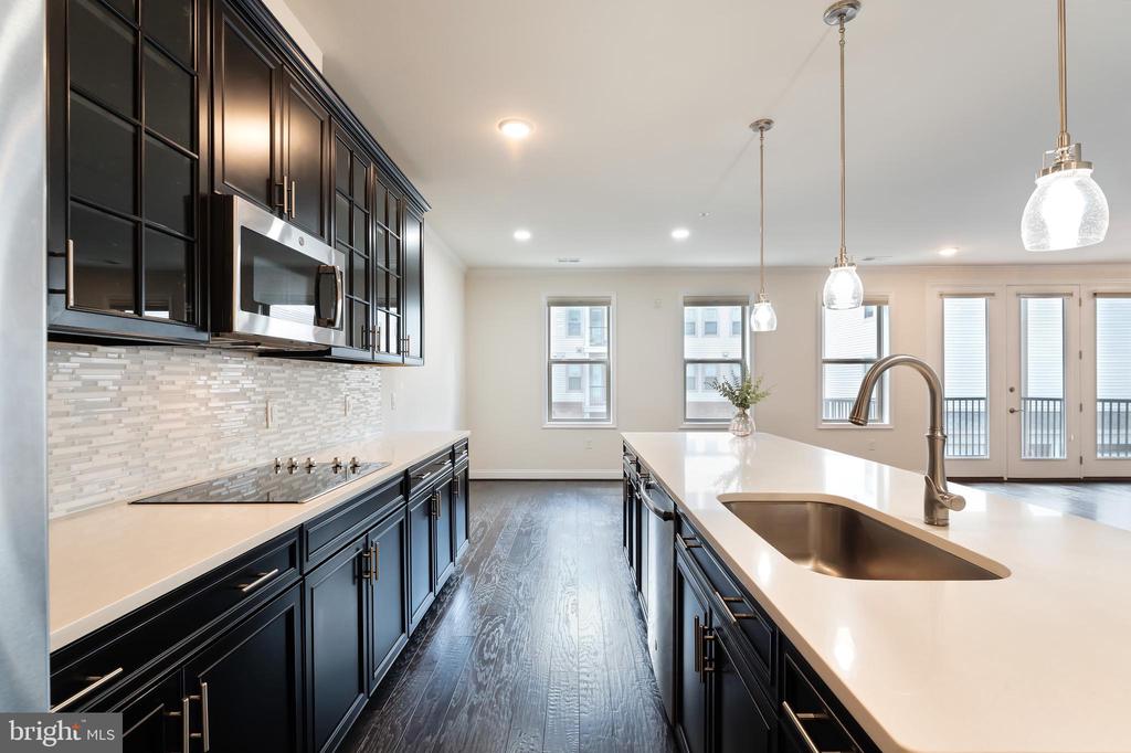 Ashburn, Virginia, 20148, United States, 3 Bedrooms Bedrooms, ,2 BathroomsBathrooms,Residential,For Sale,1977390