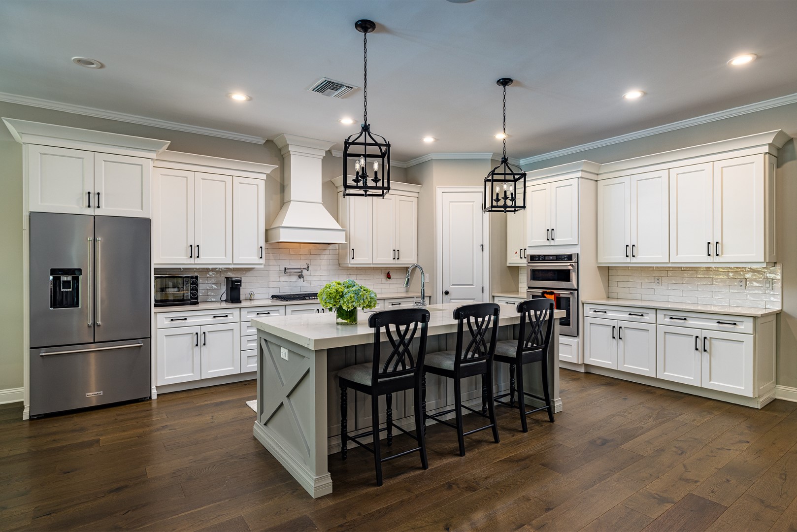 Tampa, Florida, 33629, United States, 4 Bedrooms Bedrooms, ,4 BathroomsBathrooms,Residential,For Sale,1981246