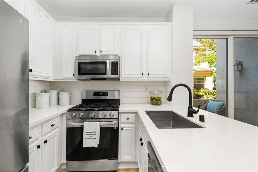 Temecula, California, 92592, United States, 3 Bedrooms Bedrooms, ,3 BathroomsBathrooms,Residential,For Sale,1970519