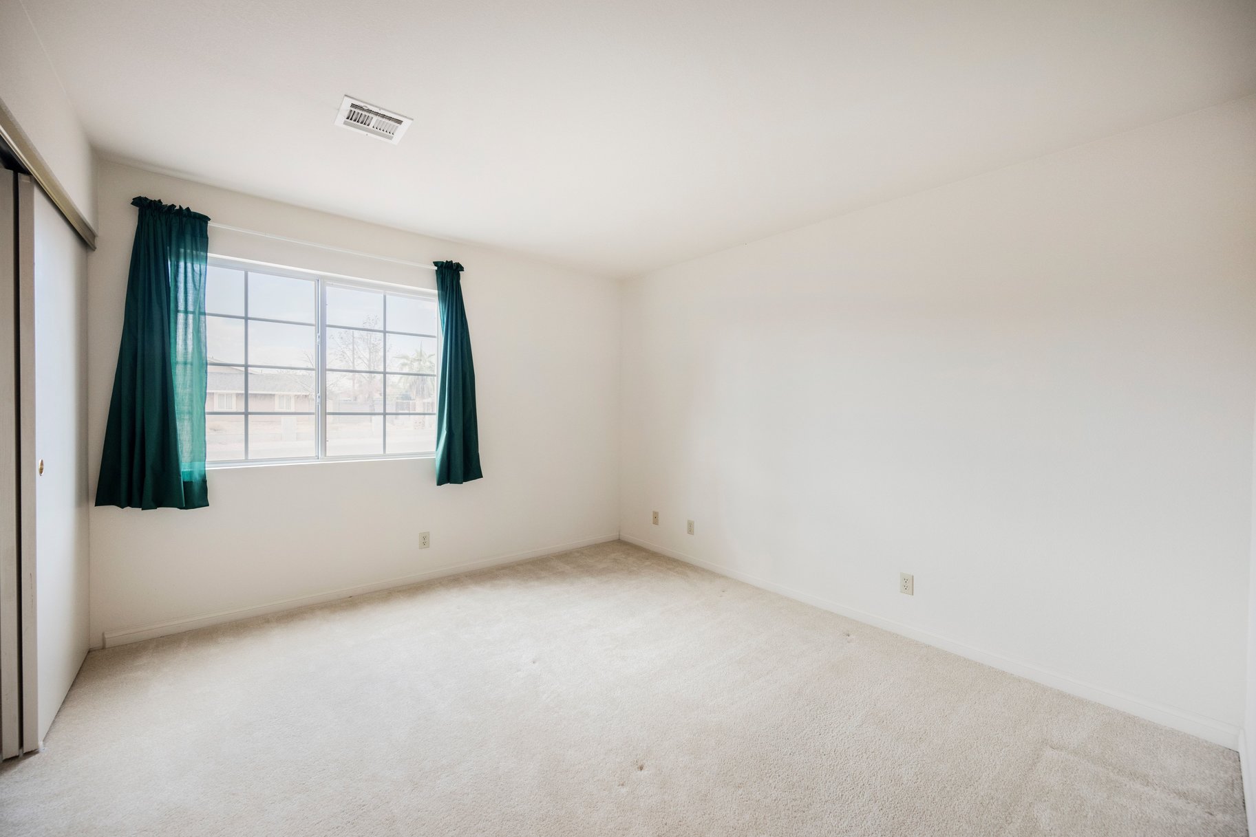  Rare Half Acre Opportunity in Henderson HOA, RV Hookups, Endless Potential - 物件實景