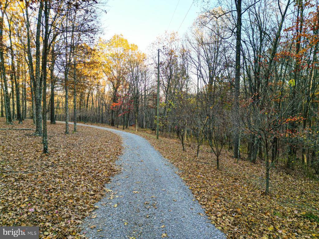 Paw Paw, West Virginia, 25434, United States, 3 Bedrooms Bedrooms, ,3 BathroomsBathrooms,Residential,For Sale,1989238