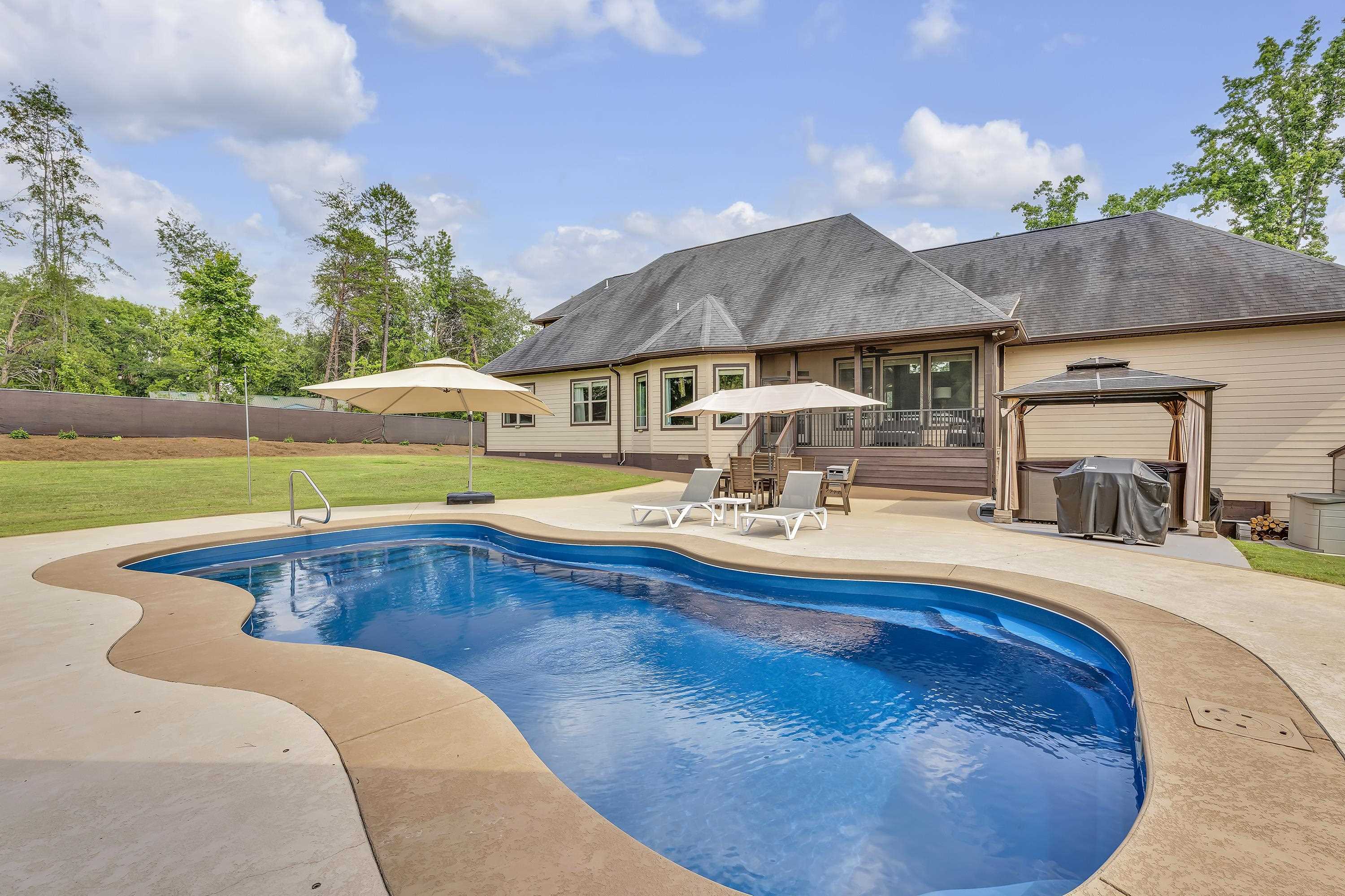 Inman, South Carolina, 29349, United States, 4 Bedrooms Bedrooms, ,4 BathroomsBathrooms,Residential,For Sale,1885403