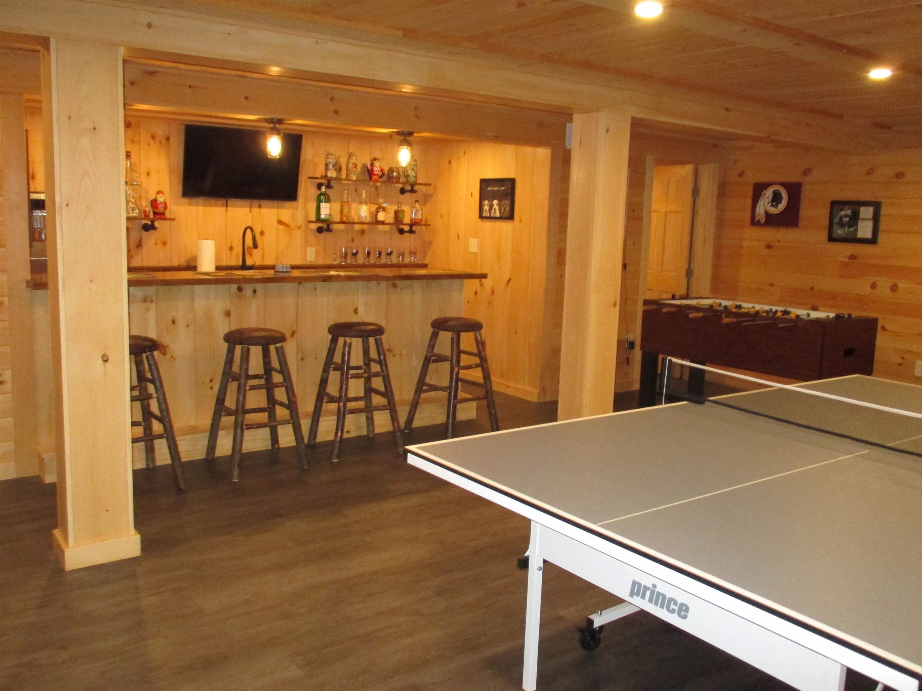 Littleton, New Hampshire, 03561, United States, 5 Bedrooms Bedrooms, ,2 BathroomsBathrooms,Residential,For Sale,1820898