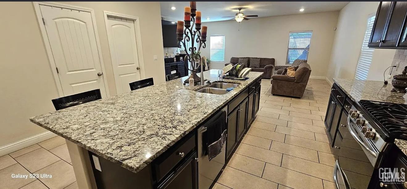 Shafter, California, 93263, United States, 5 Bedrooms Bedrooms, ,4 BathroomsBathrooms,Residential,For Sale,2006305